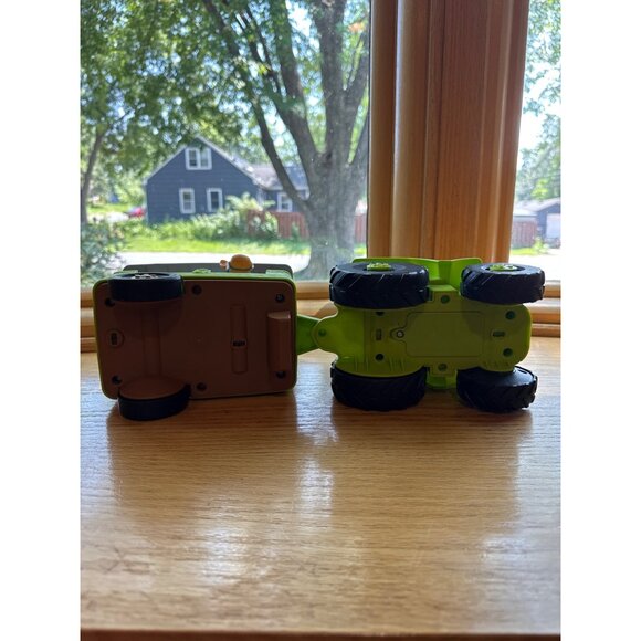 Fisher-Price Little People Caring For Animals Tractor Playset - Picture 7 of 7